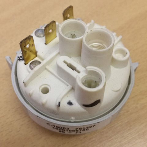 Obrázek z Hladinový spínač 